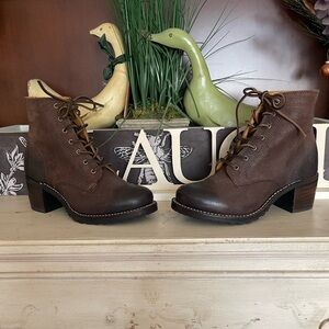 Frye Sabrina 6G LaceUp Boots